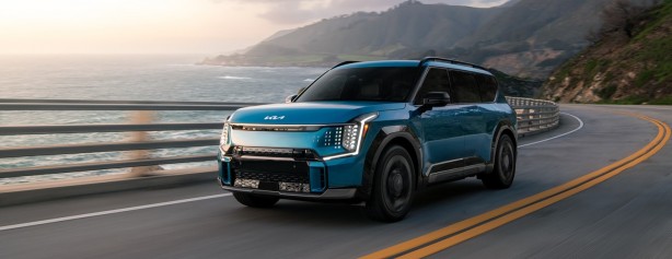 Foto - Geniş ailelere müjde! Kia EV9 Türkiye’ye ezberleri bozmaya geldi! Otomobilin göz alıcı tasarımı ise bir Türk’e ait! Bu devasa aracın fiyatı ne kadar?