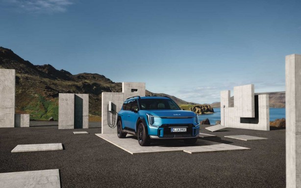 Foto - Geniş ailelere müjde! Kia EV9 Türkiye’ye ezberleri bozmaya geldi! Otomobilin göz alıcı tasarımı ise bir Türk’e ait! Bu devasa aracın fiyatı ne kadar?