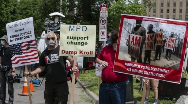 Foto - George Floyd'un cenazesinde dikkat çeken 8 dakika 46 saniye detayı 