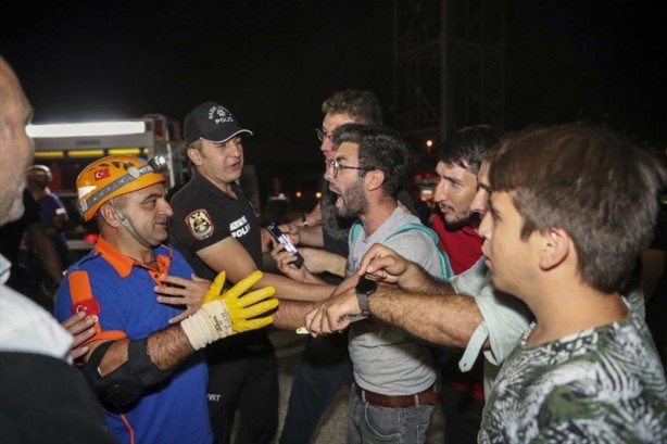 Foto - Gerçeği aratmayan 17 Ağustos depremi tatbikatı!