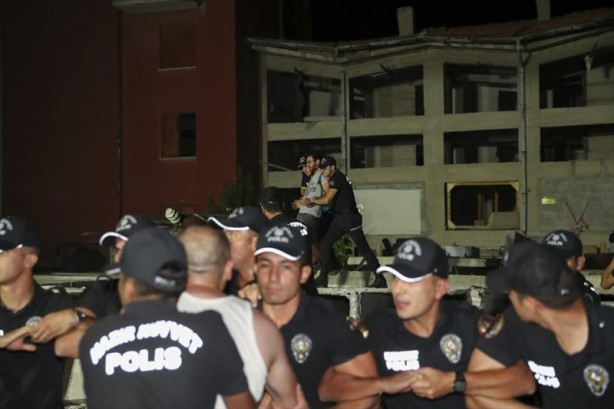 Foto - Gerçeği aratmayan 17 Ağustos depremi tatbikatı!