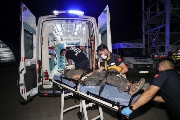Foto - Gerçeği aratmayan 17 Ağustos depremi tatbikatı!