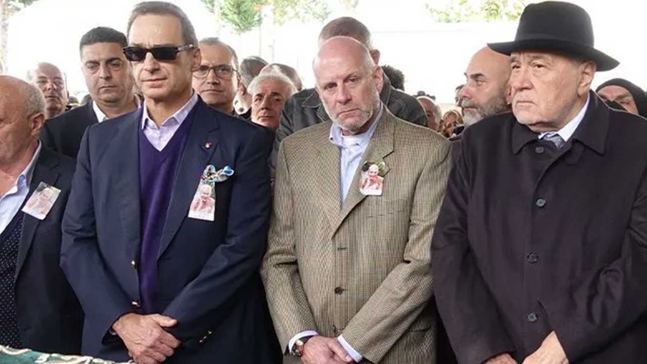 Gerçeği süründürüyor sahtesi ölüme sebep oluyor! Ünlü iş insanı içki içip öldü