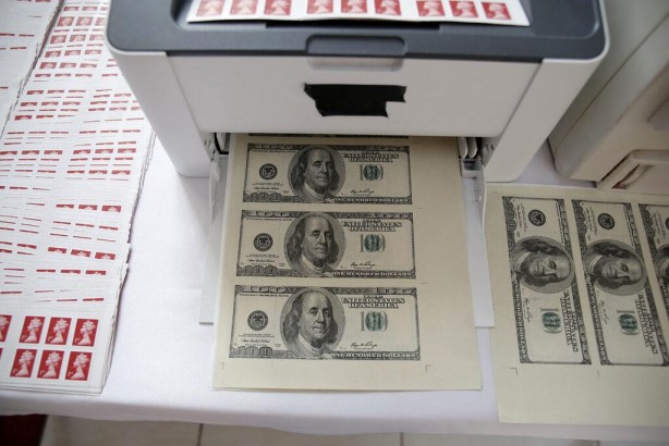 Foto - Gerçeğinden ayırt etmek neredeyse imkansız! İstanbul'da sahte dolar operasyonu