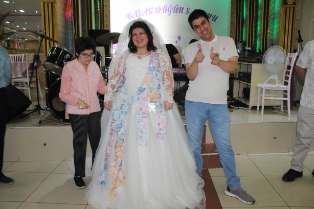 Foto - Gerçeğini aratmadı! Bu düğünde damat yok