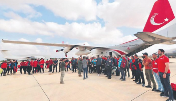 Gerçek dost kara günde belli olur! Sel felaketi yaşayan Libya’nın yardımına koşan ilk ülke olduk