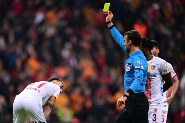 Foto - Gerçek ortaya çıktı: Galatasaray'dan Fenerbahçe'ye tarihi gol geliyor! Milyonların gözü bu haberde… İngiltere’ye akın ettiler…