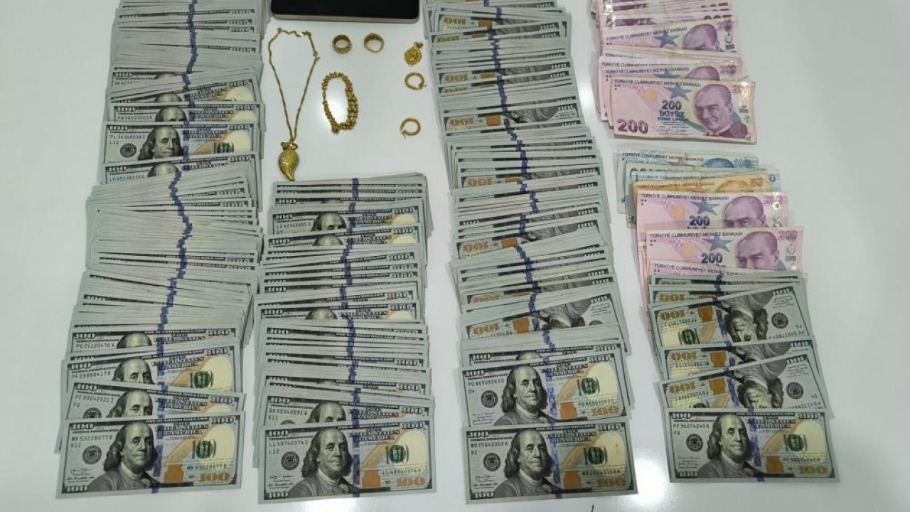 Foto - Gerçek polisleri karşılarında görünce şaşkına döndüler! Çakma polisler neler yapmış neler