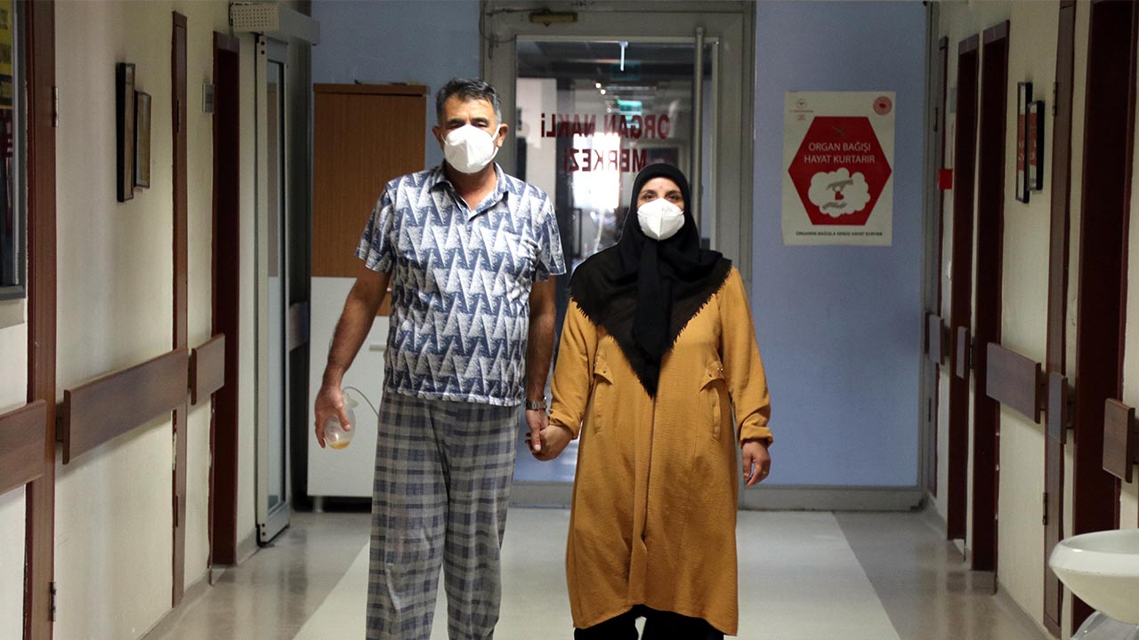 Foto - Gerçek sevginin canlı örneği! 30 yıllık yeni yıl hediyesi olarak bakın ne verdi