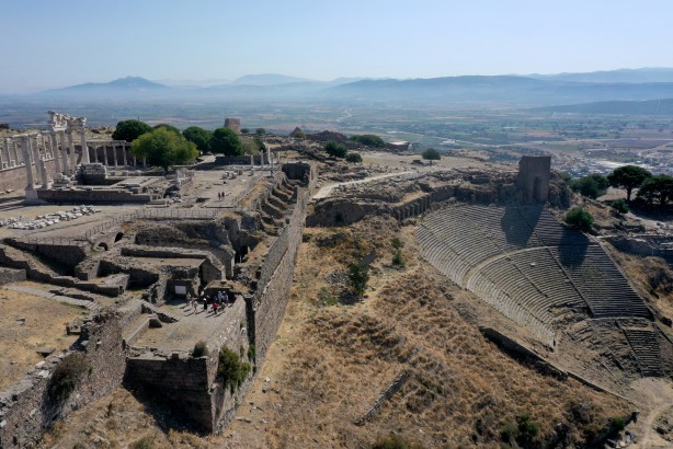 Gerçekten çok şaşırtıcı: UNESCO Dünya Mirası Listesi'nde... Bergama'nın ziyaretçi sayısı artıyor...