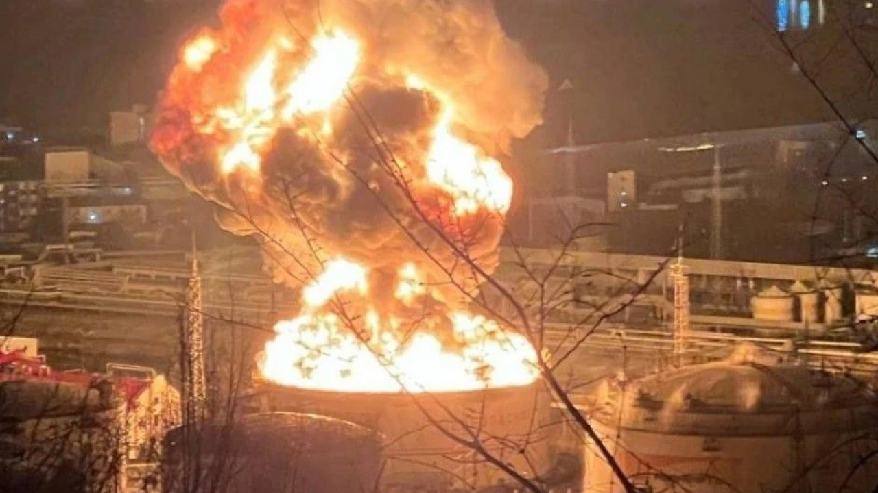 Daha birkaç ay önceye kadar 'dostumuz' diyorlardı! Azerbaycan'ın petrol tesisini vurdular