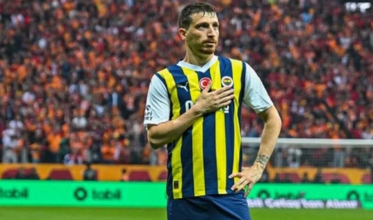 Foto - Gerçekten yazıklar olsun! Bi sus be adam! Bırak tribünlere oynamayı artık…