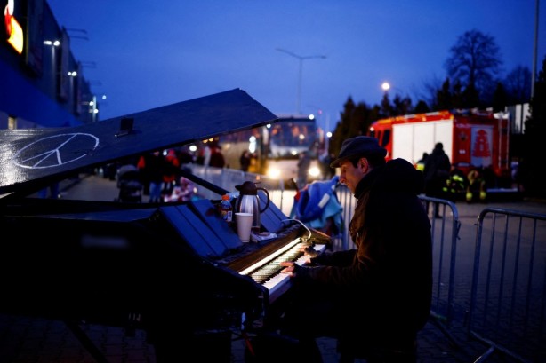 Foto - Gezi Kalkışması'nda çapulculara destek veren piyanist Ukrayna sınırına konuşlandırıldı