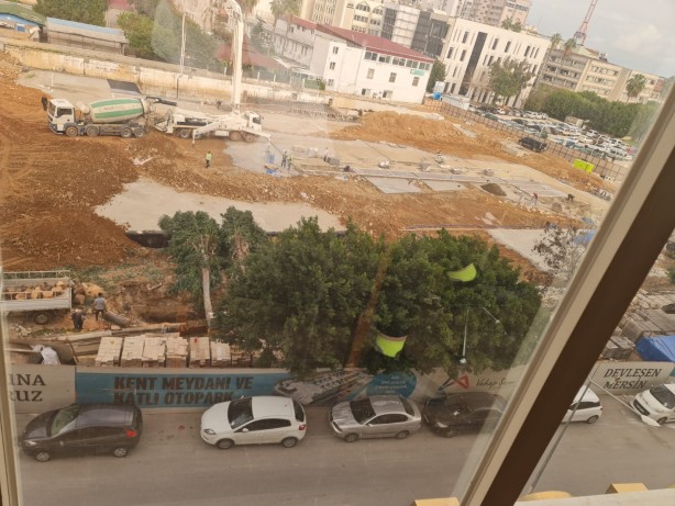 Gezi zekalılar kafayı kuma gömdü! CHP’den ağaç katliamı