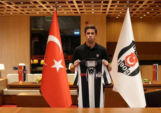Foto - Gio bir şeyler biliyor ki herhalde 33’lük adamla 3 yıllık sözleşme yapıldı! Beşiktaş’ın iç transferini darmadağın etti! 