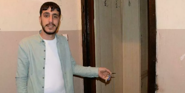 Girdikleri dairede bir şey bulamayınca kapıyı çaldılar