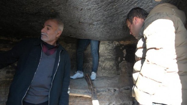 Foto - Giren 40 gün çıkmıyor! Türbe ziyaretçi akınına uğruyor