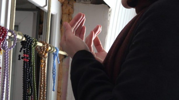 Foto - Giren 40 gün çıkmıyor! Türbe ziyaretçi akınına uğruyor