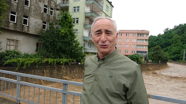 Foto - Giresun'da vatandaşlar botlarla kurtarıldı