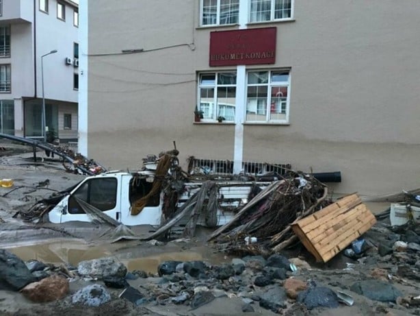 Foto - Giresun'daki sel felaketinin boyutları gün ağarınca ortaya çıktı