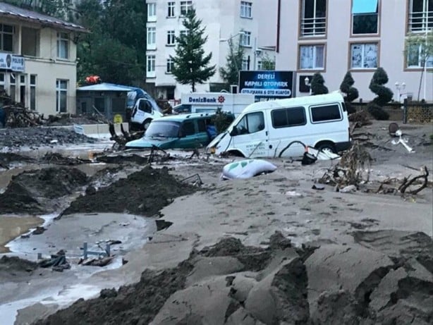 Foto - Giresun'daki sel felaketinin boyutları gün ağarınca ortaya çıktı