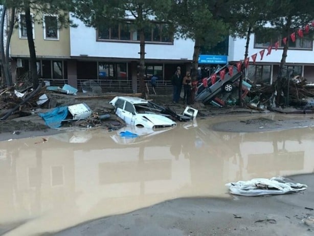 Foto - Giresun'daki sel felaketinin boyutları gün ağarınca ortaya çıktı