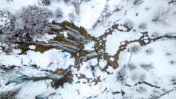 Girlevik Şelalesi bu mevsimde bir başka güzel