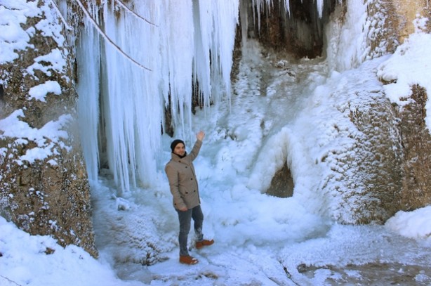Foto - Girlevik Şelalesi buz tuttu