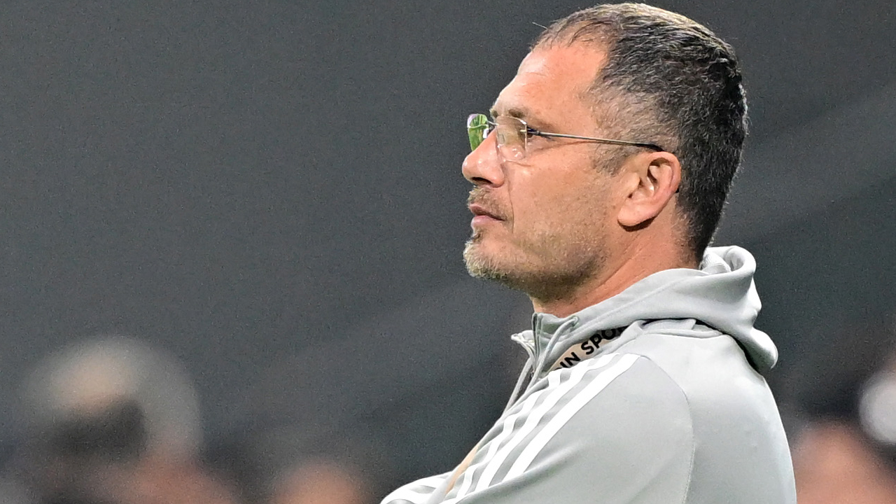 Foto - Git be adam git de kurtulsun Tüpraş Stadı senden! Yapışkan gibisin istenmiyorsun anlamıyor musun?!?