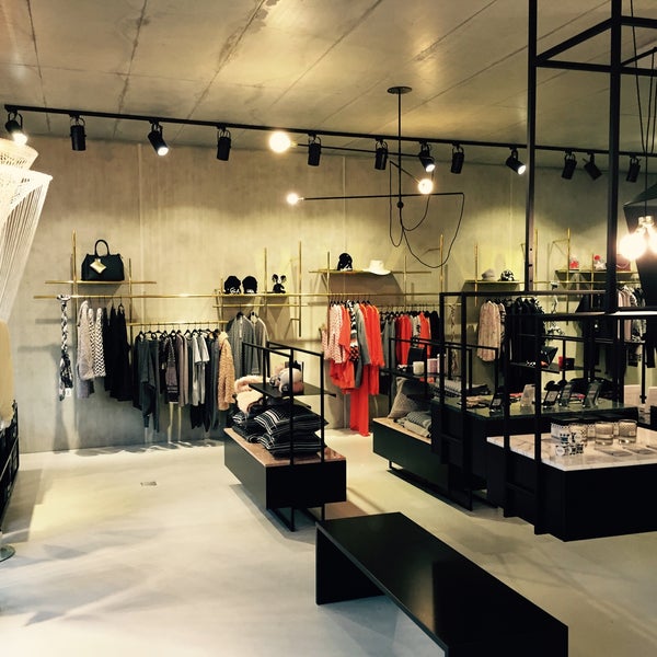 Giyim devi iflas etti! Hemen başka bir marka tarafından satın alındı... Raflarda başka bir isimle yer alacaklar