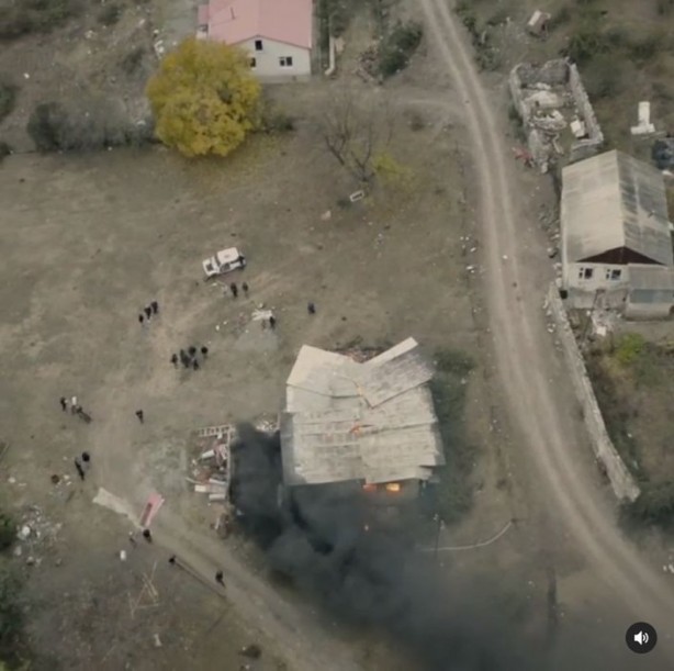 Foto - Gizlenen fotoğraflar Twitter’dan yayınlandı! Ermenistan’da istifa