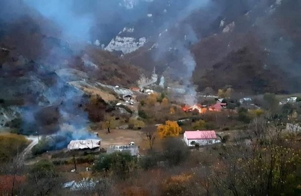 Foto - Gizlenen fotoğraflar Twitter’dan yayınlandı! Ermenistan’da istifa