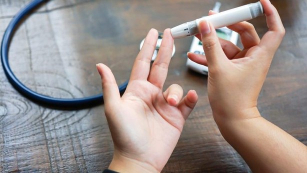 Foto - İnsülinin asıl görevi, daha sonra her türlü işlem için yakıt olarak kullanılan kan şekerini hücrelere yönlendirmeye yardımcı olmaktır.