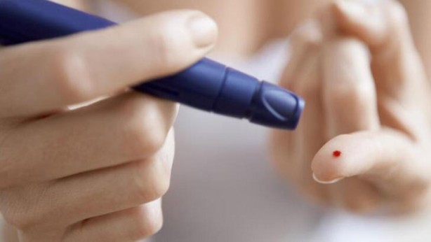 Foto - Prediyabetiniz varsa hücreleriniz insüline gerektiği gibi yanıt vermez, buna insülin direnci denir. Pankreasınız güçlenir, hücrelerinizin yanıt vermesini sağlamak için daha fazla insülin pompalar.