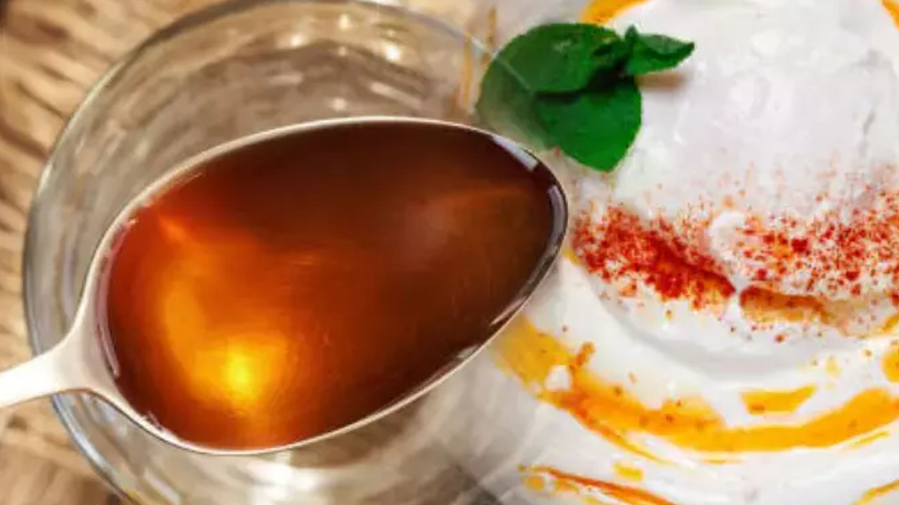 Foto - Göbek yağları yanıyor! Yoğurda 1 yemek kaşığı ekleyin: 14 gün sürüyor! Cayır cayır yağ yakan kür