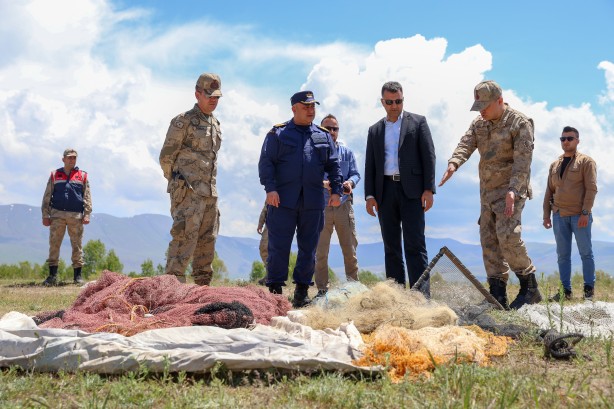 Foto - Göç yolcuğundaki inci kefalleri havadan ve karadan korunuyor