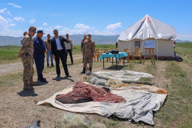 Foto - Göç yolcuğundaki inci kefalleri havadan ve karadan korunuyor