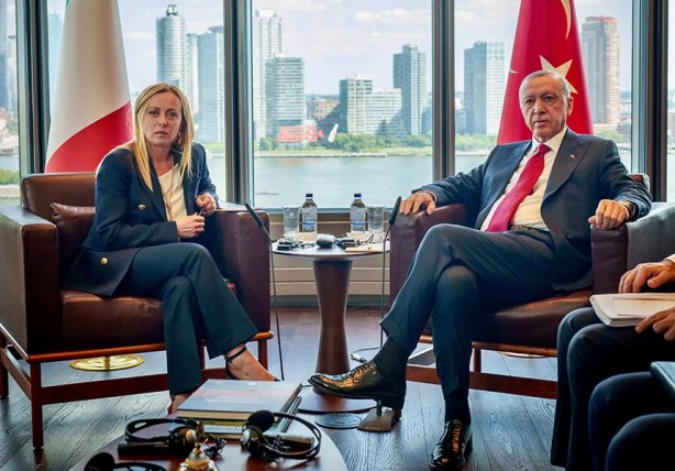 Foto - Göçmenleri Türkiye'ye göndermek istediği iddia edilmişti! İtalya lideri, şok planını açıkladı