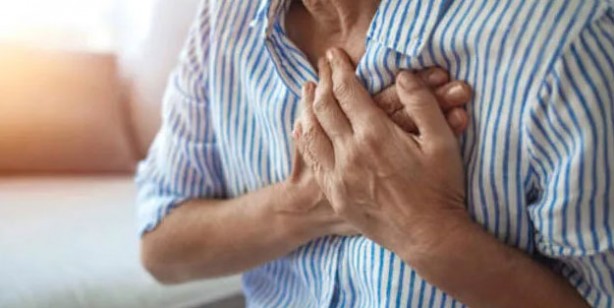 Foto - Göğüs ağrısına neden olan hastalıklar! Acilen bu testleri yaptırın