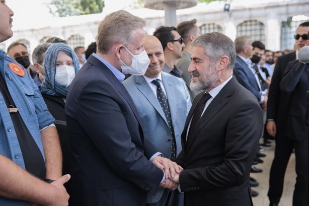Foto - Göksel Gümüşdağ'ın annesi son yolculuğuna uğurlandı
