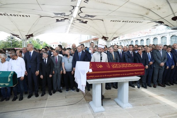 Foto - Göksel Gümüşdağ'ın annesi son yolculuğuna uğurlandı