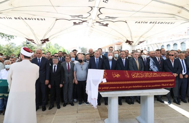 Foto - Göksel Gümüşdağ'ın annesi son yolculuğuna uğurlandı