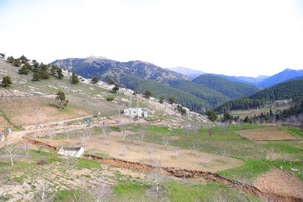 Foto - Göksun’da yüzey kırıkları böyle görüntülendi! Afetin boyutu bir kez daha şaşırttı