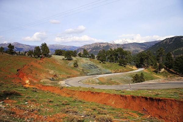 Foto - Göksun’da yüzey kırıkları böyle görüntülendi! Afetin boyutu bir kez daha şaşırttı