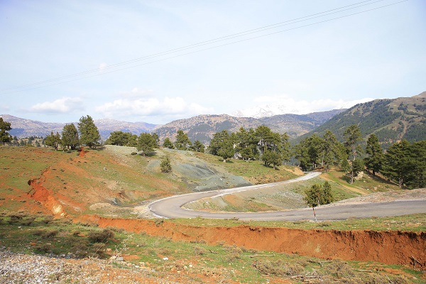 Foto - Göksun’da yüzey kırıkları böyle görüntülendi! Afetin boyutu bir kez daha şaşırttı