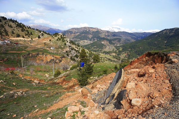 Foto - Göksun’da yüzey kırıkları böyle görüntülendi! Afetin boyutu bir kez daha şaşırttı