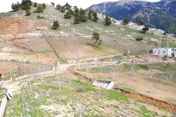 Foto - Göksun’da yüzey kırıkları böyle görüntülendi! Afetin boyutu bir kez daha şaşırttı
