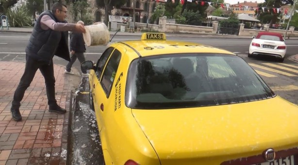 Gökten çamur yağdı