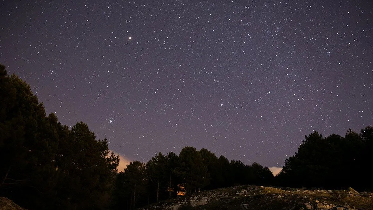 Foto - Gökyüzünde 6 gezegen yan yana hizalandı! Türkiye'de sadece bir ilimizde çıplak gözle izlendi