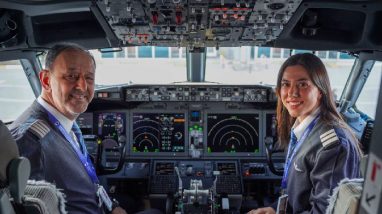 Gökyüzünde duygusal devir teslim